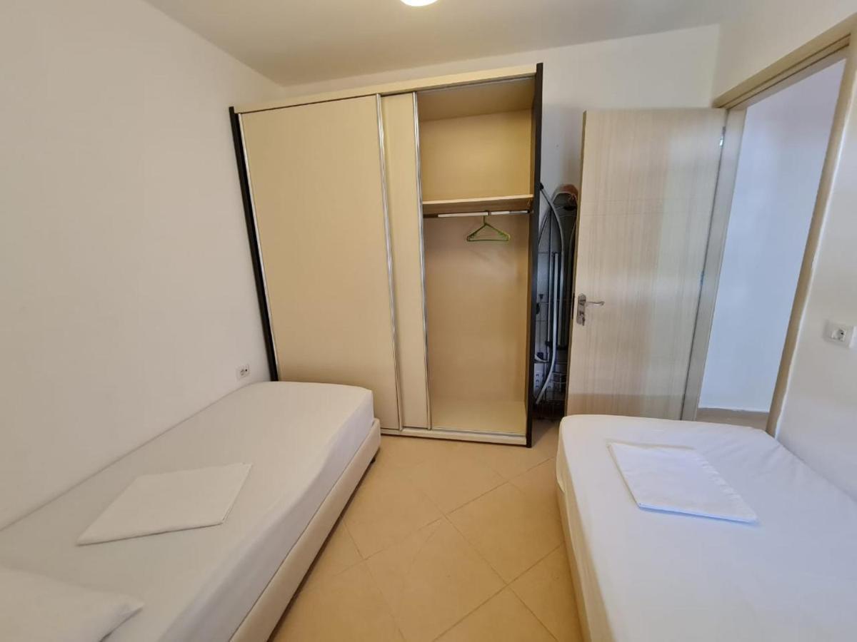 Meltin Apartments Sarande Exterior photo