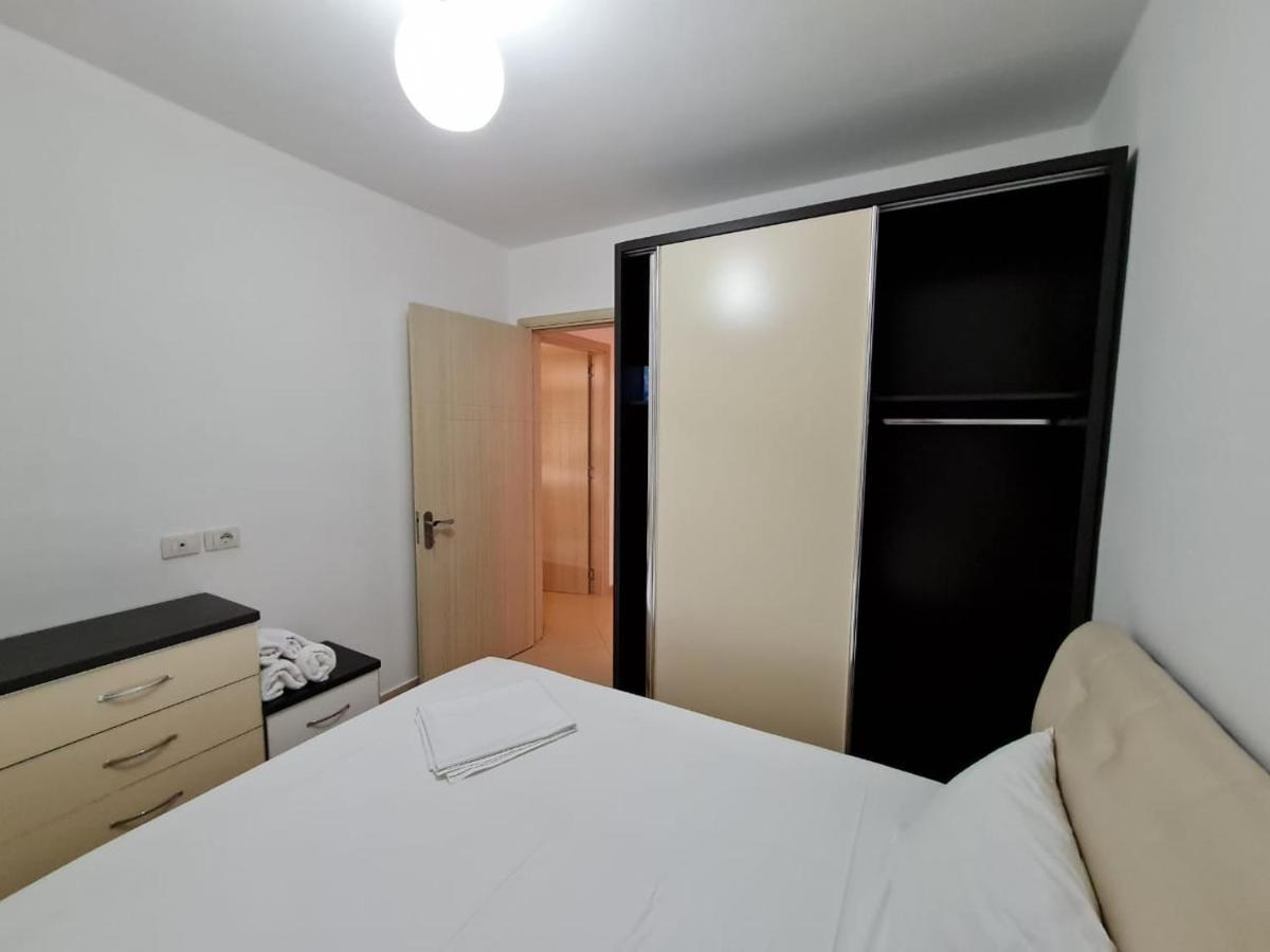 Meltin Apartments Sarande Exterior photo